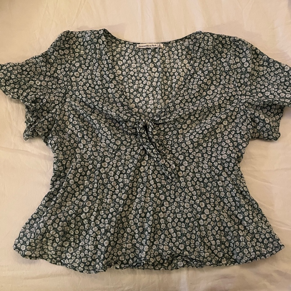 Abercrombie Green Floral Short Sleeve Blouse